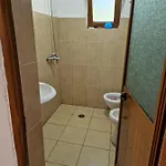 호스텔 Bujtinat Skenderi Gjinar
